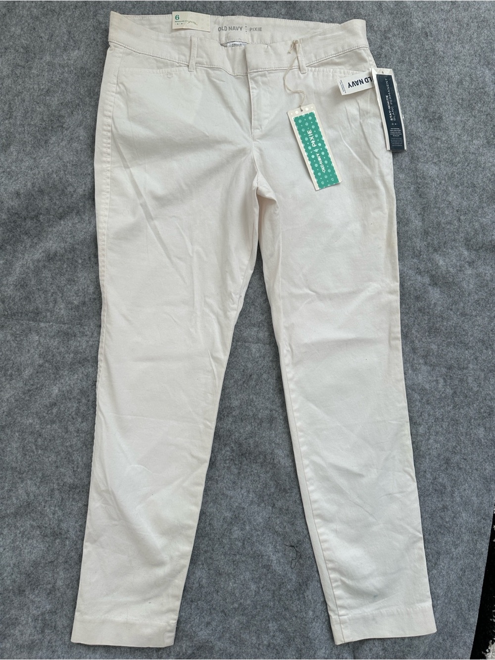 Old Navy Pixie Chino Stay White Ankle Pants NWT Size 6